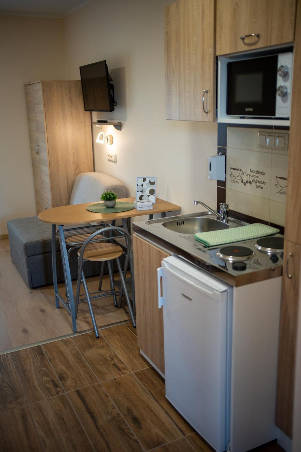Holiday Apartmanhaz Дьюла Экстерьер фото